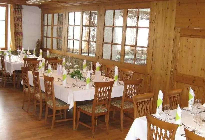 Hotelli Gasthof Schwarz