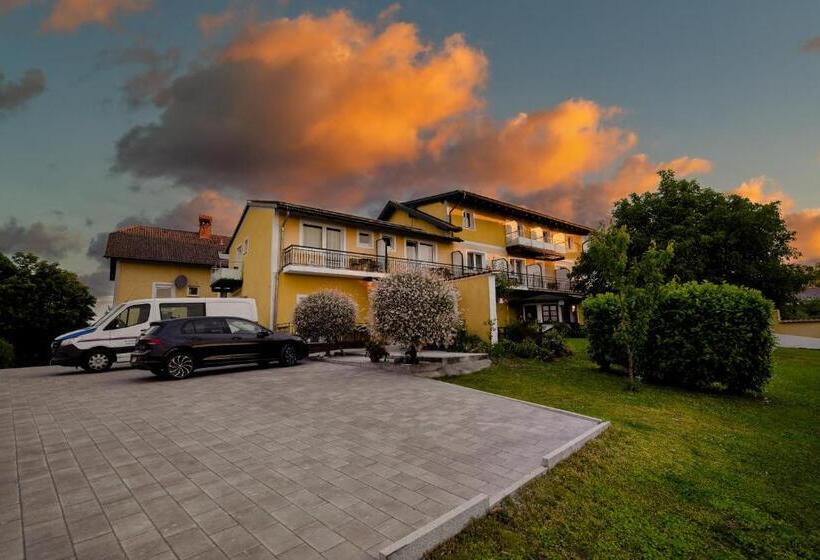 ホテル Pension Baumgartner Berghof