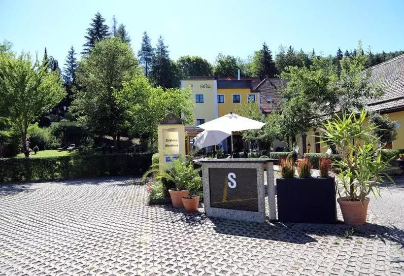 Hotelli Schlossresidenz Heitzenhofen