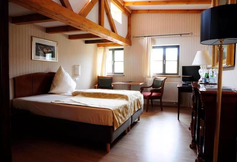 Hotelli Schlossresidenz Heitzenhofen