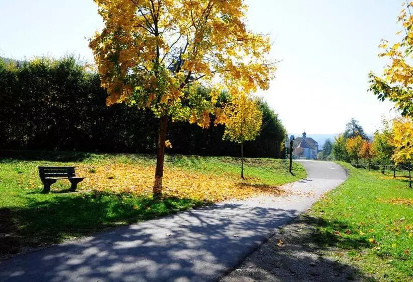 Hotelli Schlossresidenz Heitzenhofen