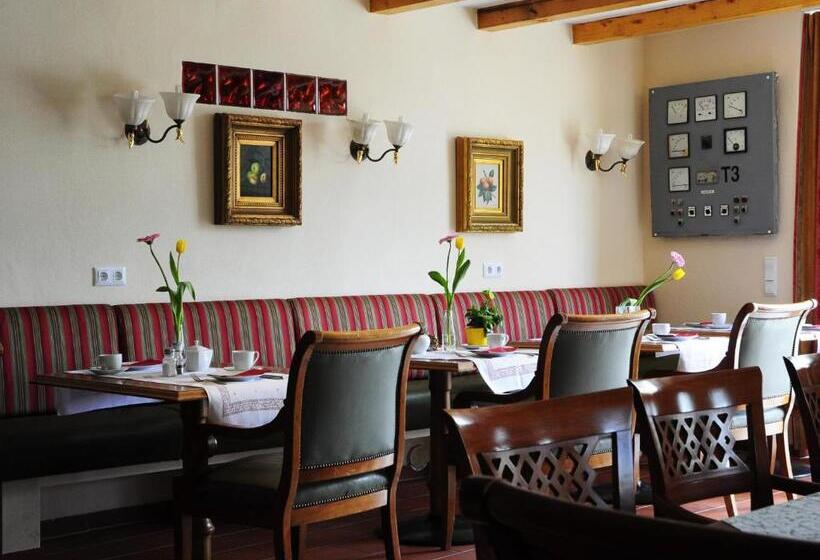 酒店 Schlossresidenz Heitzenhofen