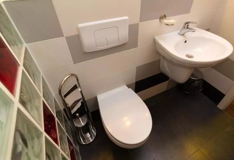 Pensiunea La Broscuta