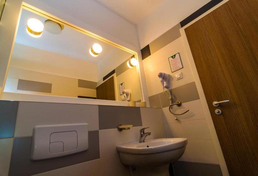 Pensiunea La Broscuta