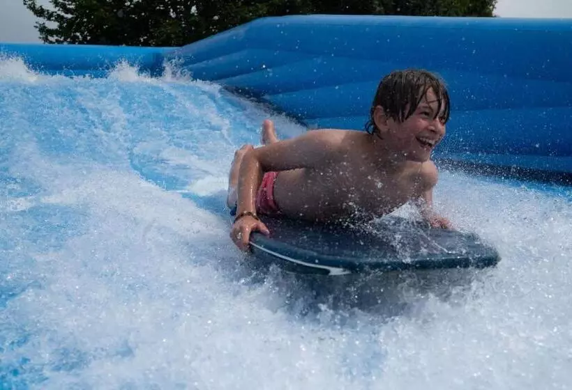 リゾートホテル Ferien Und Freizeitpark Weissenhauser Strand
