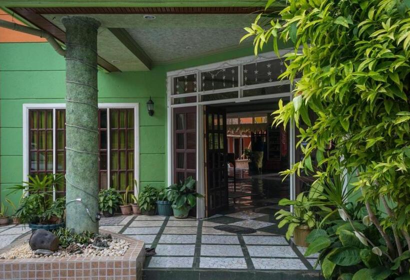 אתר נופש Stefanie Grace Paradise Inn