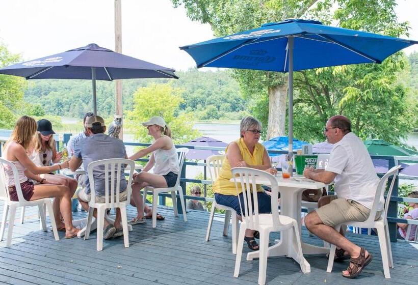 Общежитие The Cove Inn