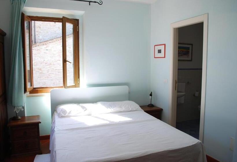 مبيت وإفطار Locanda I Piceni