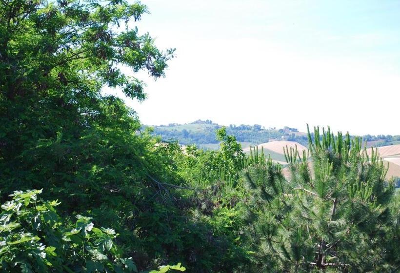 مبيت وإفطار Locanda I Piceni