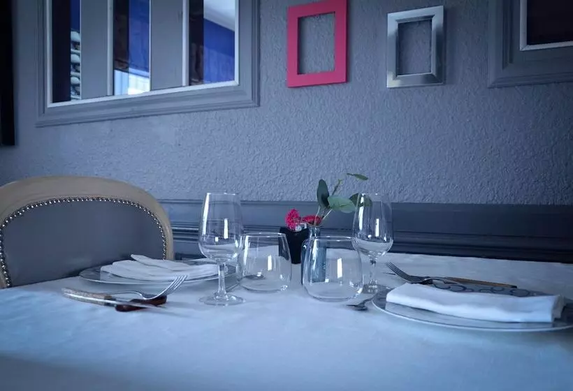 Hotelli Maison Legate Hôtel Le Baudiere & Spa