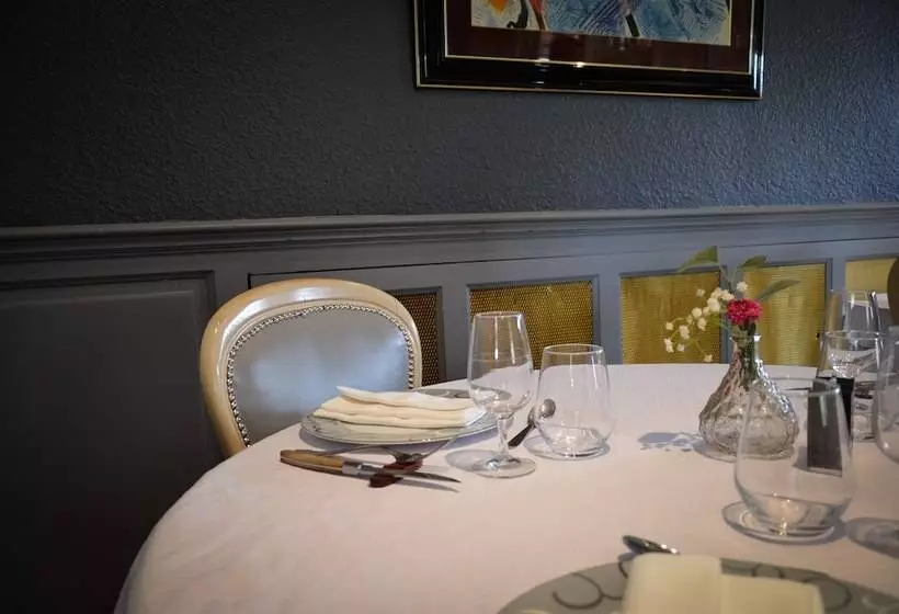 Hotelli Maison Legate Hôtel Le Baudiere & Spa