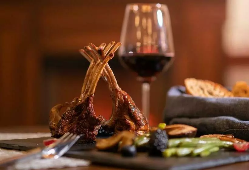 Kőkapu Vadászkastély és Hotel & Apartments