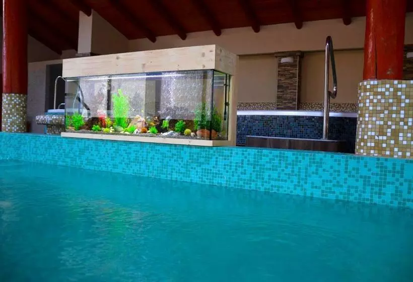 Kőkapu Vadászkastély és Hotel & Apartments