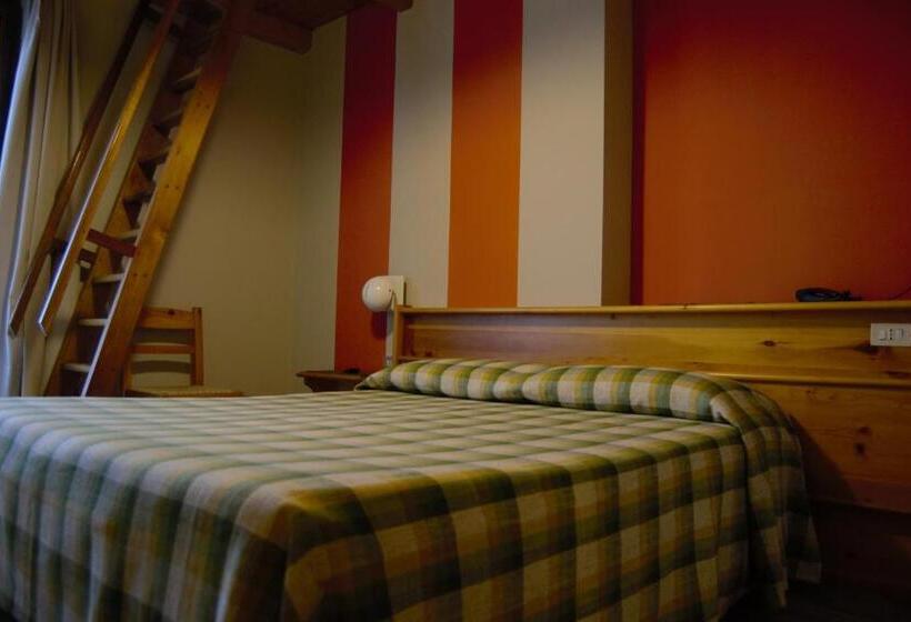 Отель Valdotain