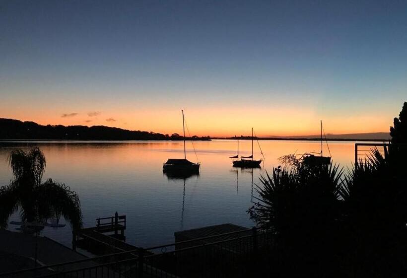 Overnight Reflections B&b