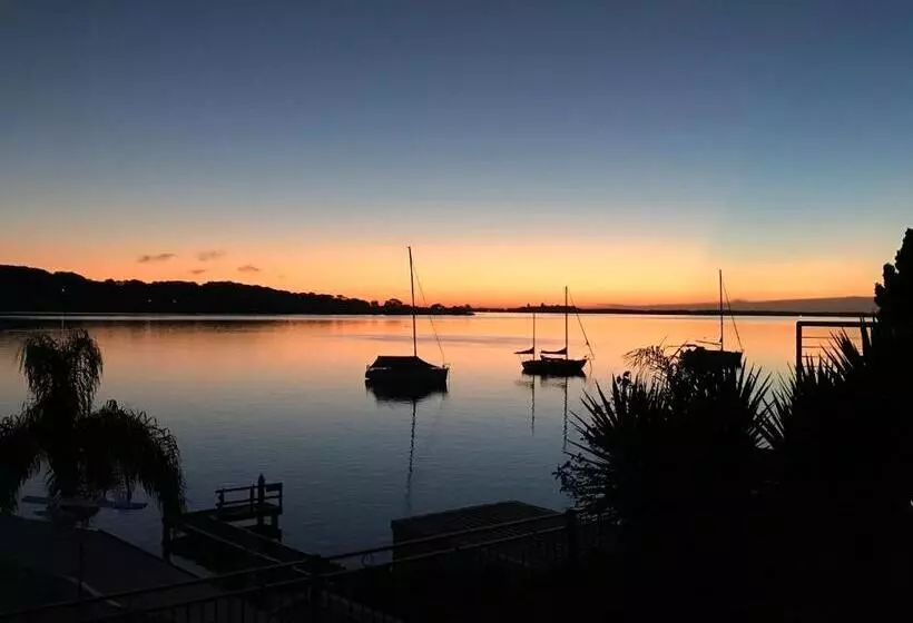 Overnight Reflections B&b