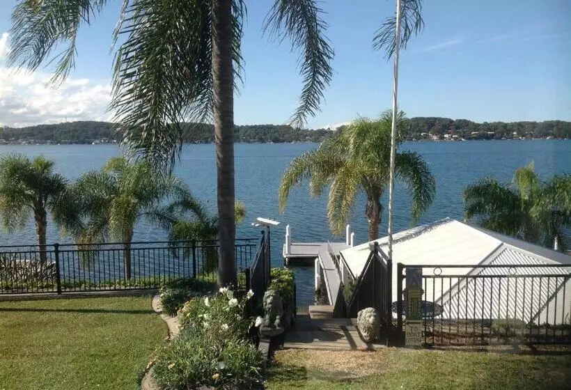 Overnight Reflections B&b