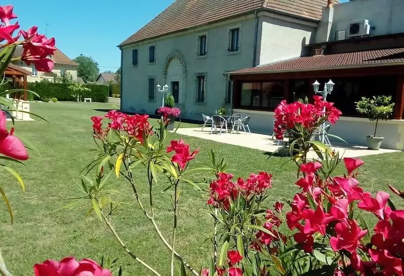 Majatalo Le Domaine Des Papillons