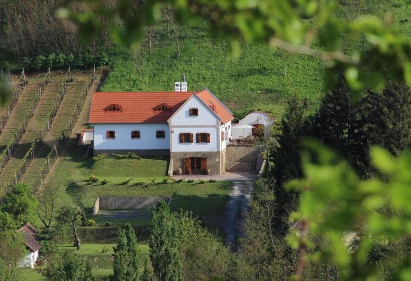 Пансион Red Lion Vendégház