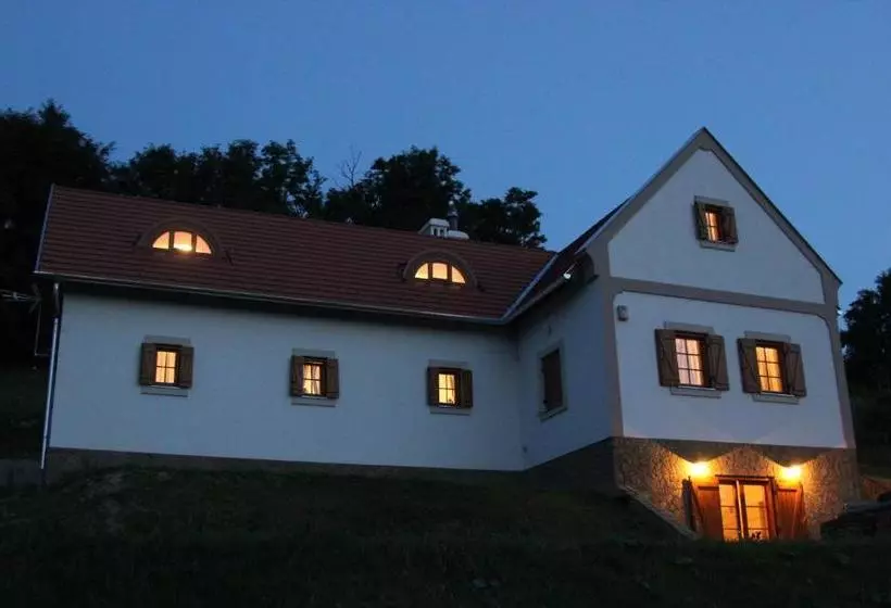 ペンション Red Lion Vendégház