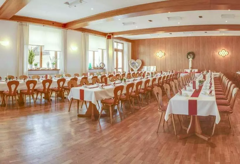 Retkeilymaja Gasthof Schiesl