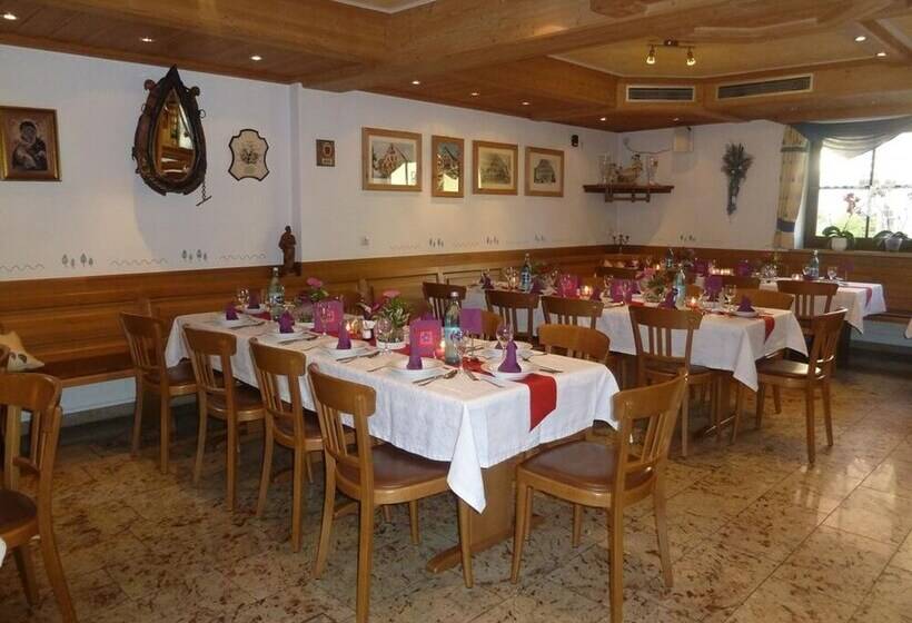 Albergue Gasthof Zur Krone