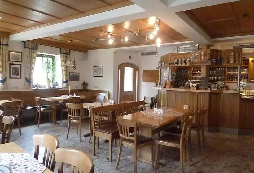 Retkeilymaja Gasthof Zur Krone