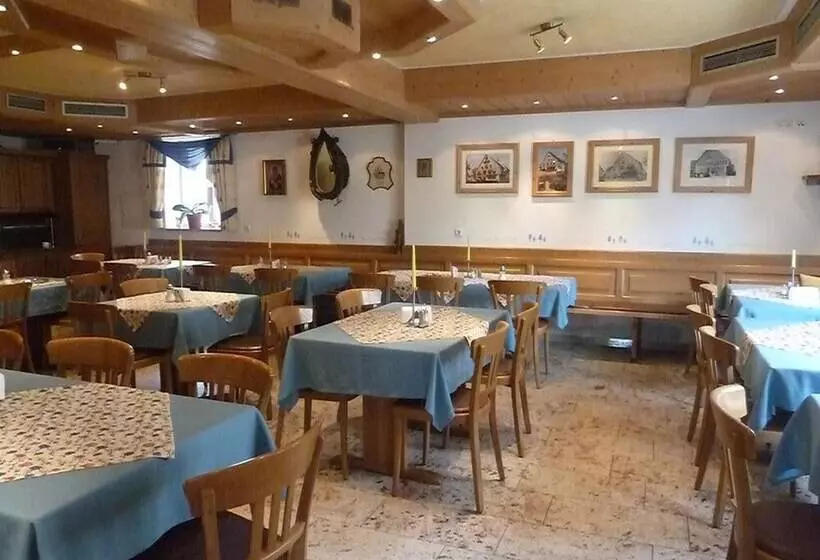 Retkeilymaja Gasthof Zur Krone