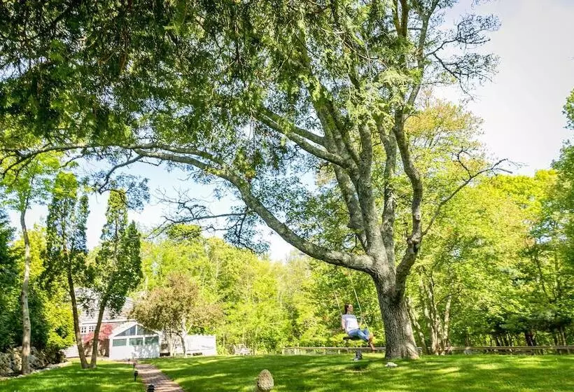 Retkeilymaja Lambert S Cove Inn & Resort