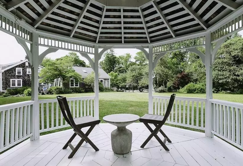 Retkeilymaja Lambert S Cove Inn & Resort