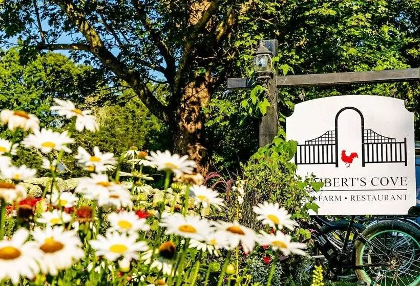 Retkeilymaja Lambert S Cove Inn & Resort