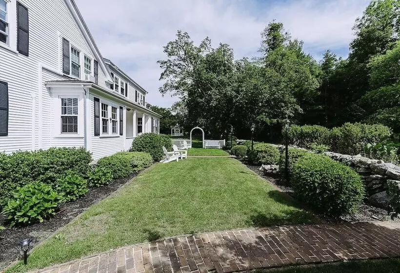 Retkeilymaja Lambert S Cove Inn & Resort