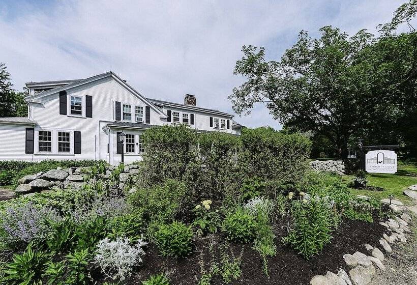 הוסטל Lambert S Cove Inn & Resort