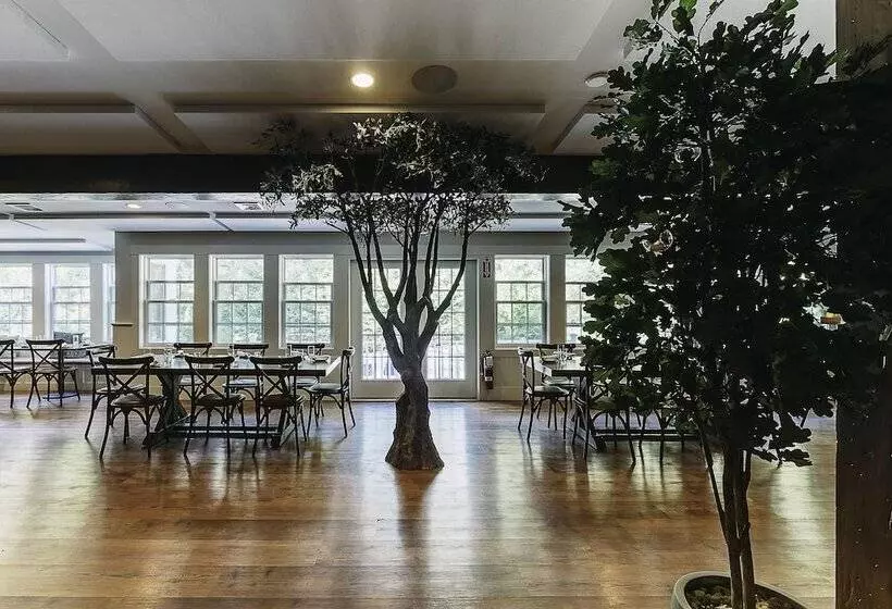 Retkeilymaja Lambert S Cove Inn & Resort