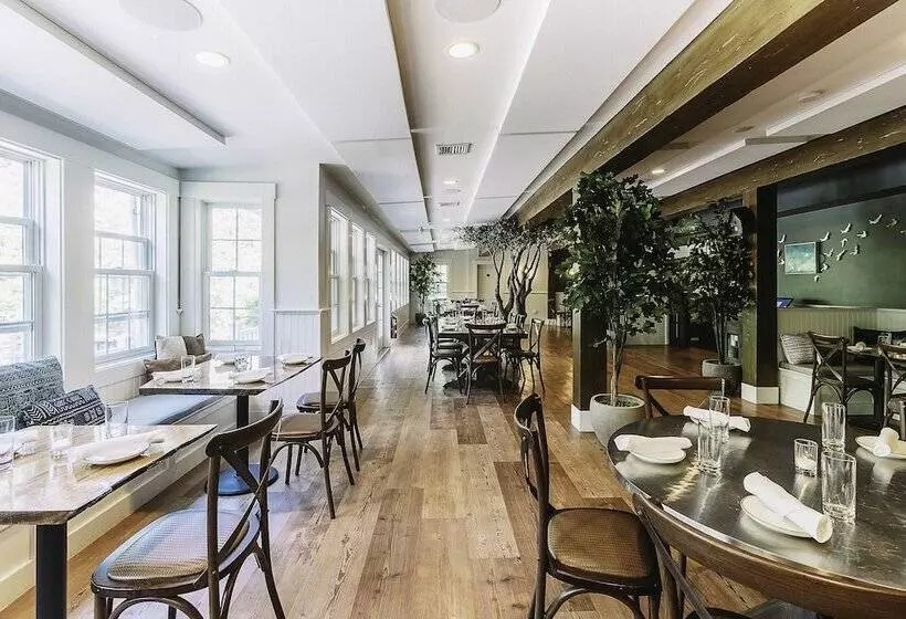 Retkeilymaja Lambert S Cove Inn & Resort