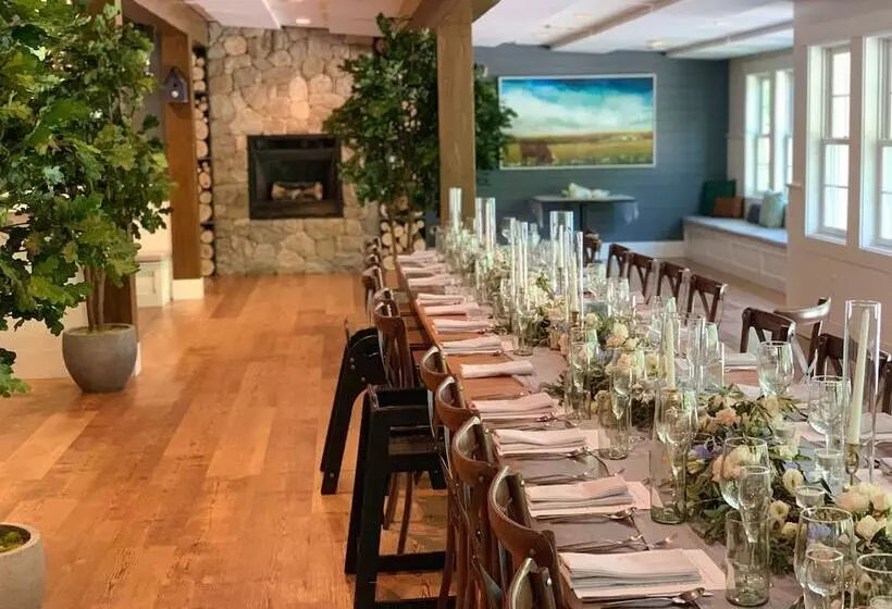 Retkeilymaja Lambert S Cove Inn & Resort