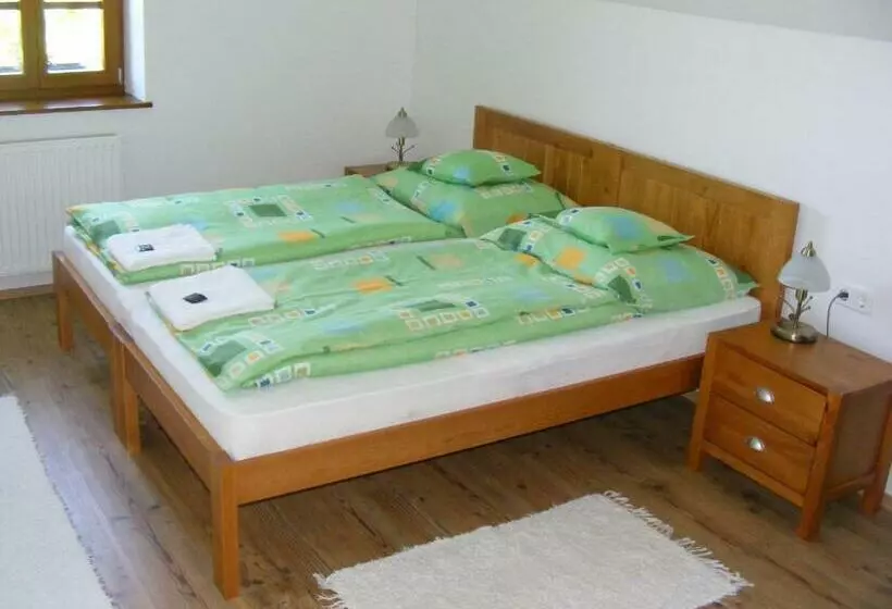 Aamiaismajoitus (B&B) Juhfark Fogadó és Borház