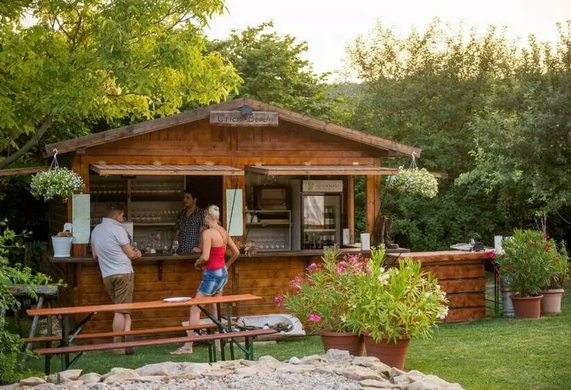 Aamiaismajoitus (B&B) Juhfark Fogadó és Borház