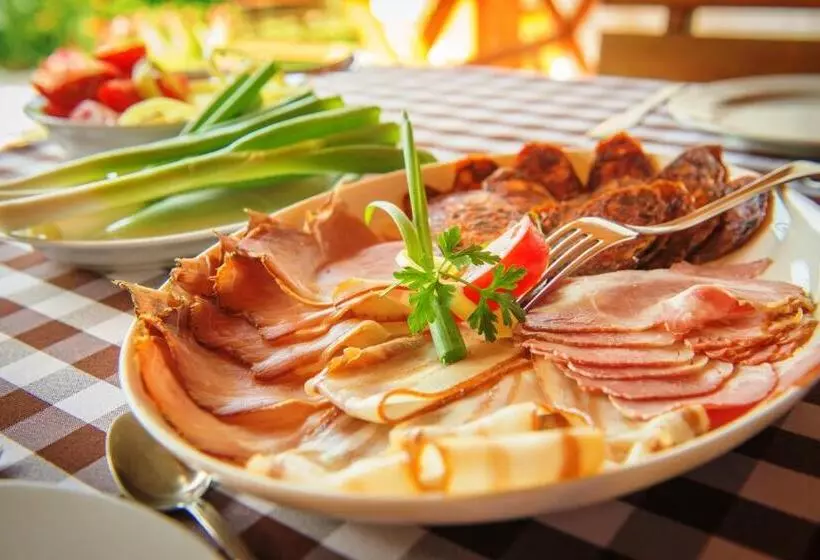 Aamiaismajoitus (B&B) Juhfark Fogadó és Borház