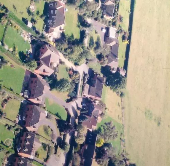 ベッドアンドブレックファースト Redroofs