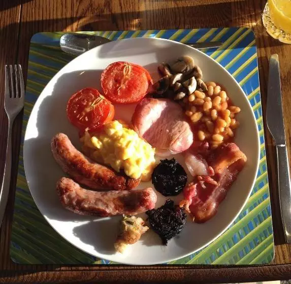 ベッドアンドブレックファースト Redroofs