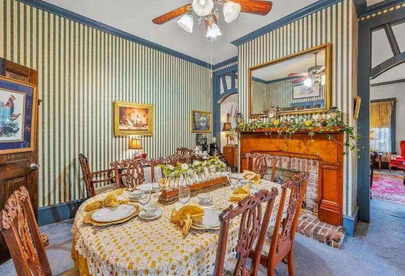 Goodbread House Bed And Breakfast