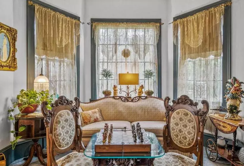 Goodbread House Bed And Breakfast