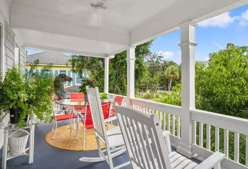 Goodbread House Bed And Breakfast