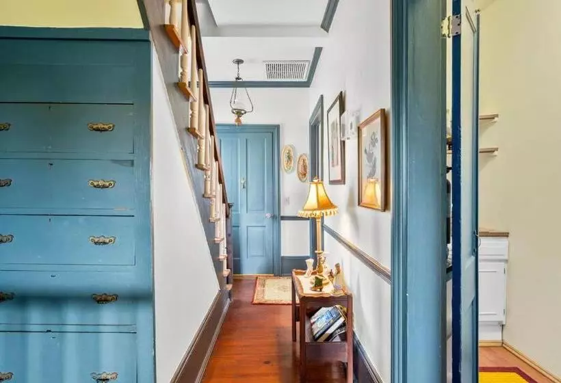 Goodbread House Bed And Breakfast