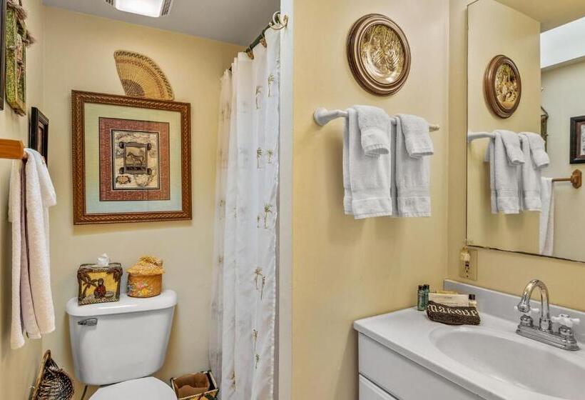 Goodbread House Bed And Breakfast