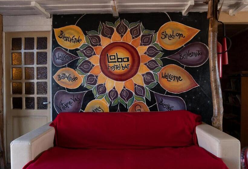 Lobo Hostel Bar