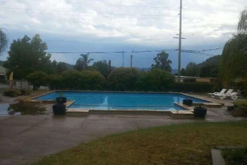 Мотель Sandy Hollow Tourist Retreat