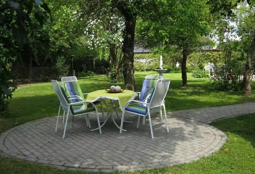 Majatalo Gästehaus Am Schwarzer See