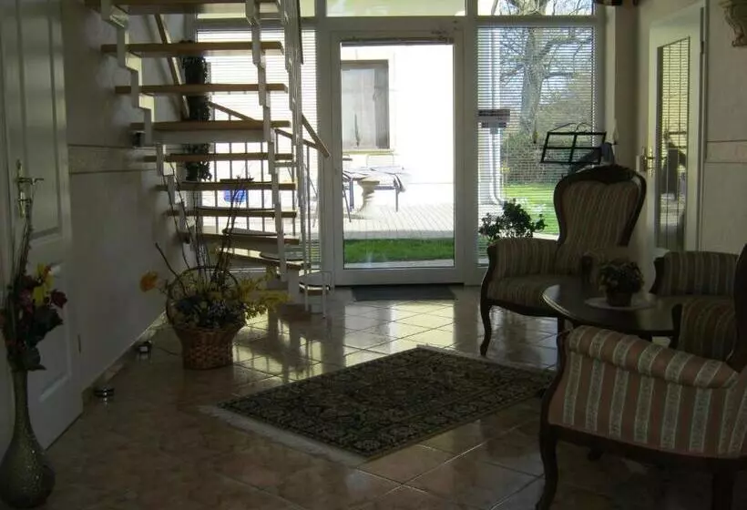 Majatalo Gästehaus Am Schwarzer See